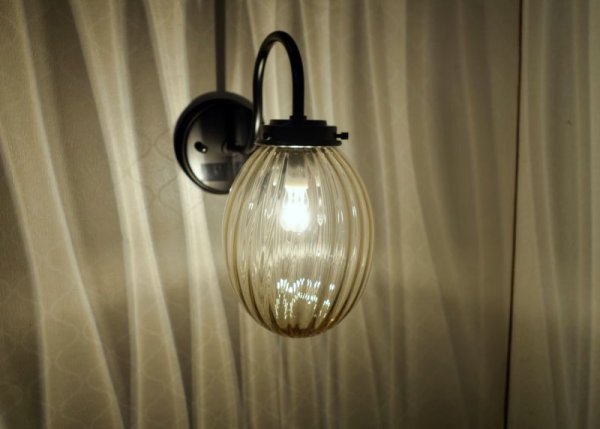 画像3: タマゴ型　ブラケットライト　アンバーモール (3)