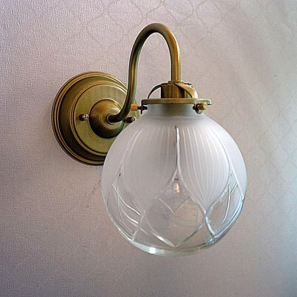 画像8: 丸型138mm ブラケットライト ハス切子  (8)