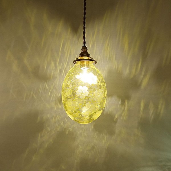 画像6: 限定品　桜柄切子タマゴ型ペンダントライト　イエロー (6)