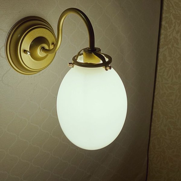 画像8: タマゴ型　ブラケットライト　乳白 (8)