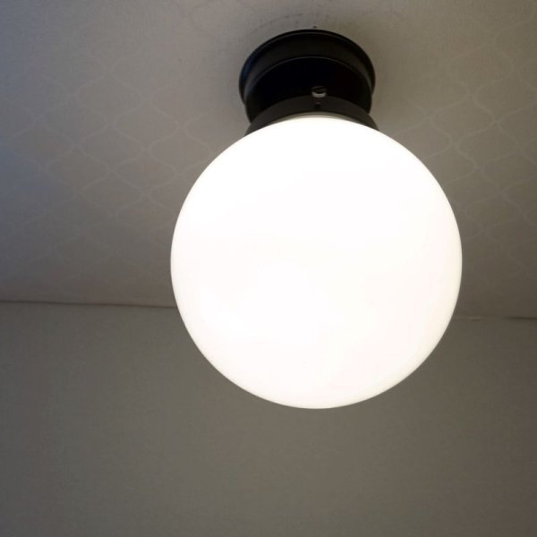 画像2: 丸型200直付型ライト　乳白 (2)