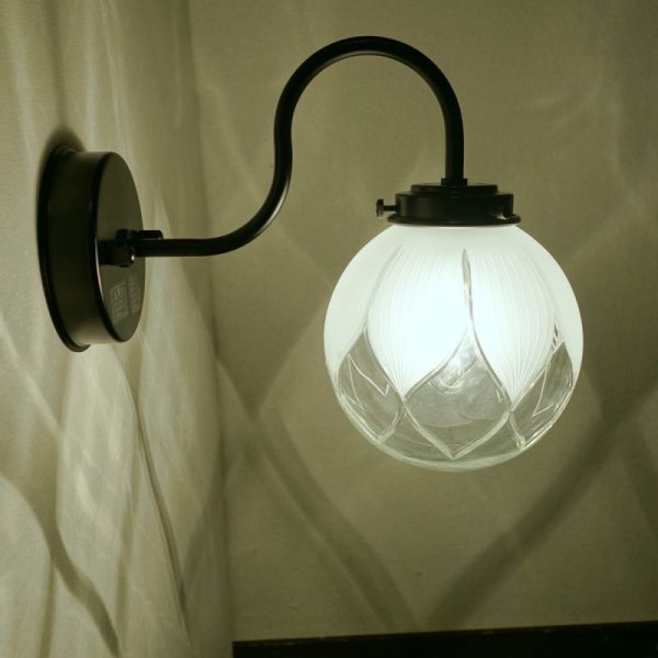 画像4: 丸型138mm ブラケットライト ハス切子  (4)